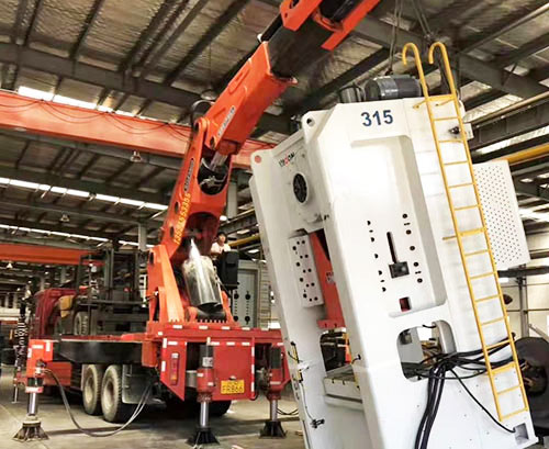 揭东附近随车吊出租，轻松解决运输难题