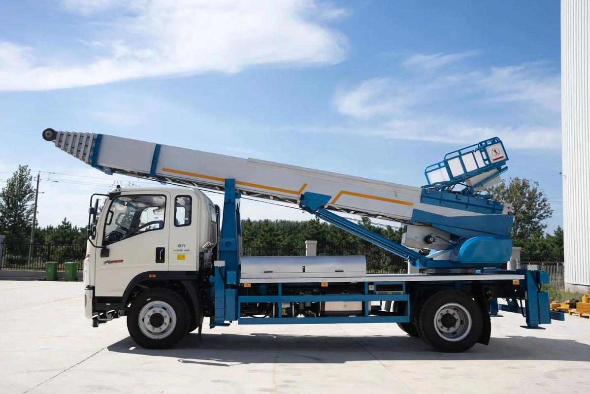 揭东云梯上料车租赁费用