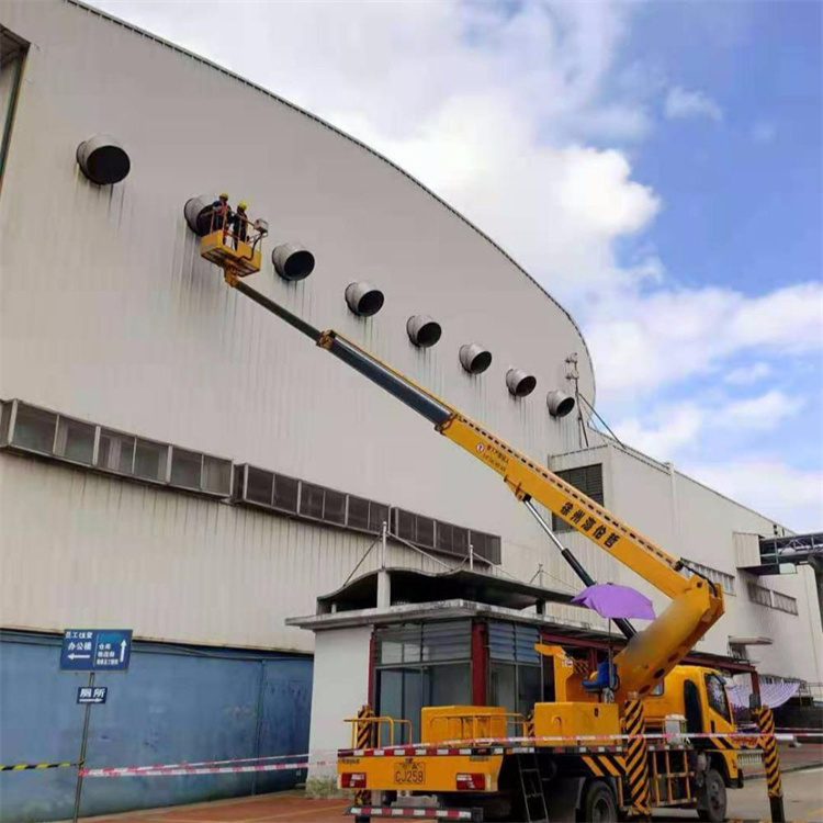 揭东高空作业车出租服务：专业广告牌安装解决方案